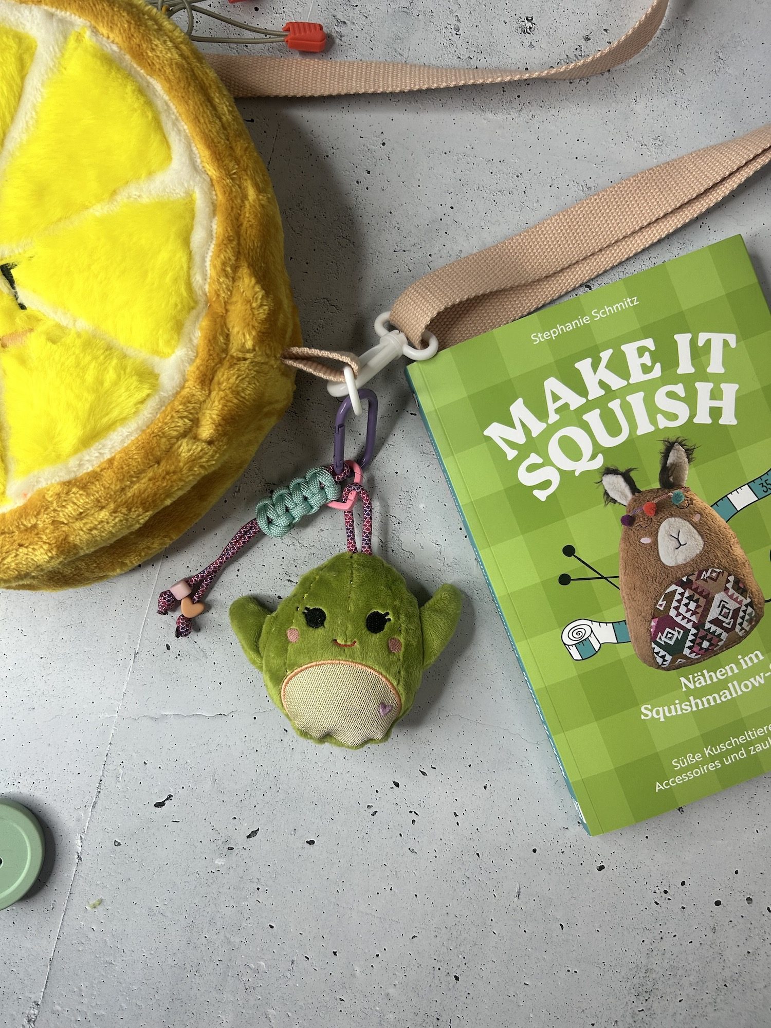 blog.bernina - 3x1 Exemplar des neuen Buchs „Make it Squish“ + DIY-Set mit Nähanleitungen für Accessoires und Kuscheltiere
