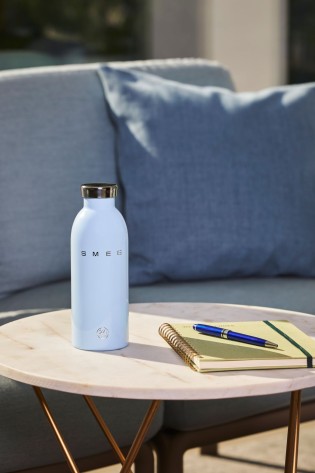 Lifestyle-Trend - Eine SMEG Isolier Edelstahlflasche (500 ml) in Pastellblau - Wert 49 € (UVP)