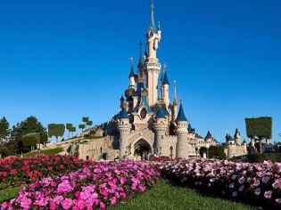 planet radio - 10x 1 Gutschein für einen Aufenthalt für je 2 Personen in Disneyland® Paris mit 2 ÜN + Verpflegung, 3 Tage Eintritt, ohne Anreise