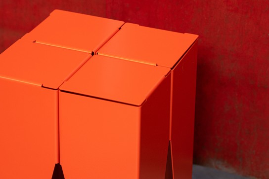 Stylepark - BACKENZAHN™ STEEL von e15 (Möbelstück)