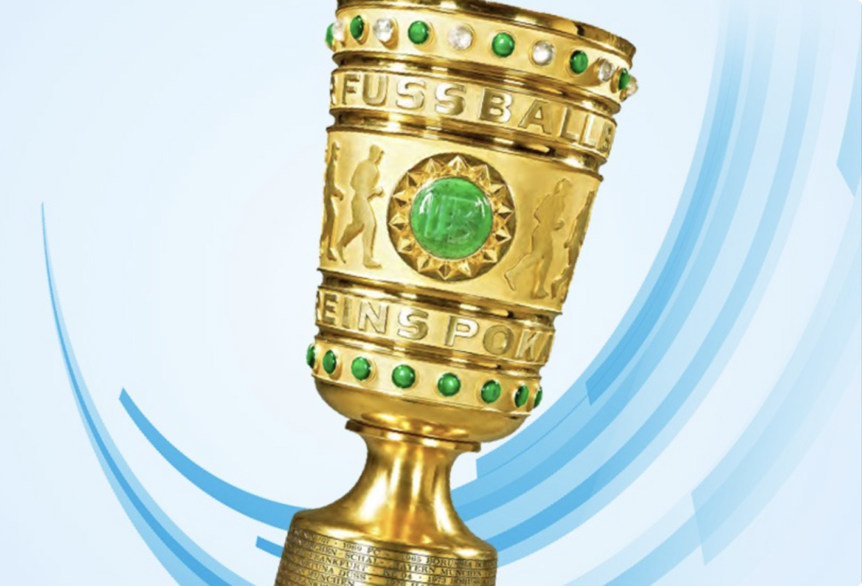 Targobank - Reise zu einem DFB Pokal Spiel Anfahrt & Unterkunft, Führung durchs Stadion, Fotoaktion auf der Trainerbank beim Warm-up der Teams