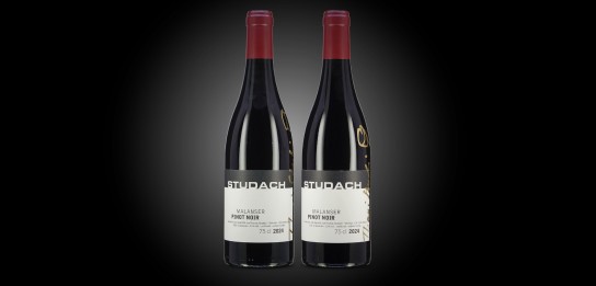 VINUM - 2 Flaschen Pinot Noir 2024 – exklusiv signiert von der ­Winzerlegende Thomas Studach
