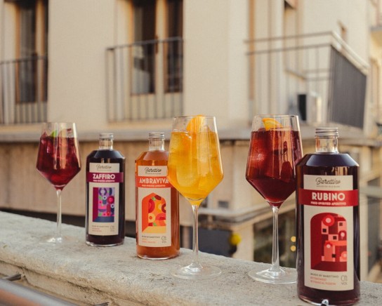 Beyond Pixels - 2 x Barettino Free-Spirited Aperitivo Set bestehend aus: 1x Barettino Free-Spirited Rubino (20cl) 1x Barettino Free-Spirited Ambraviva (20cl) 1x Barettino Free-Spirited Zaffiro (20cl)