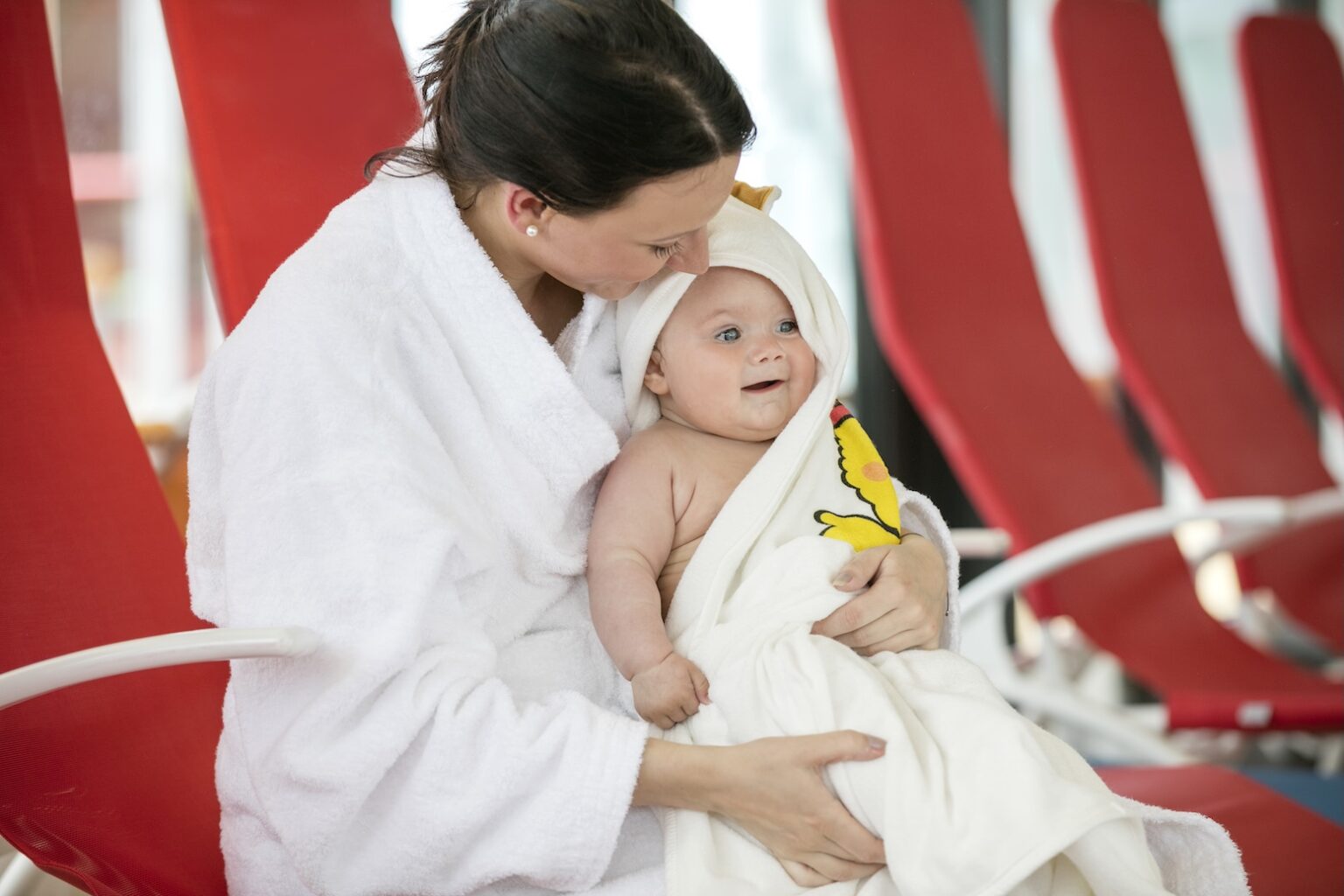 himmelblau - 2 Übernachtungen für zwei Personen mit Kind in den H₂O Hotel‑Therme‑Resorts in Bad Waltersdorf