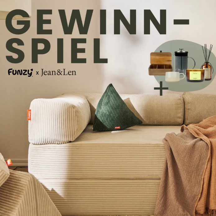 Jean & Len - Ein Family Sofa 2-Sitzer von Funzy in Deiner Wunschfarbe, Raumduft Bergamot/Cedarwood, Duftkerze Bergamot/Cedarwood, eine French Press und eine Keramiktasse Eine Teebox