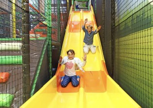 Urlaub-Tipps.Reise - Aufenthalt im "Feldberger Hof" mit 2 Übernachtungen in einem Familienzimmer (28qm) für 2 Erwachsene und 1 Kind unter 11 Jahre